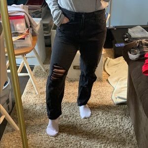 Distressed boyfriend jeans